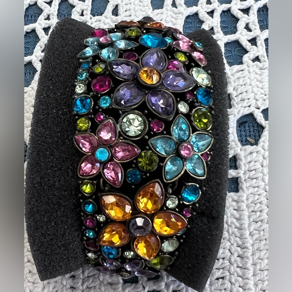 Heidi Daus “Fantasy in Florals” Crystal bracelet,bright multi colors Size SMALL - Picture 3 of 10